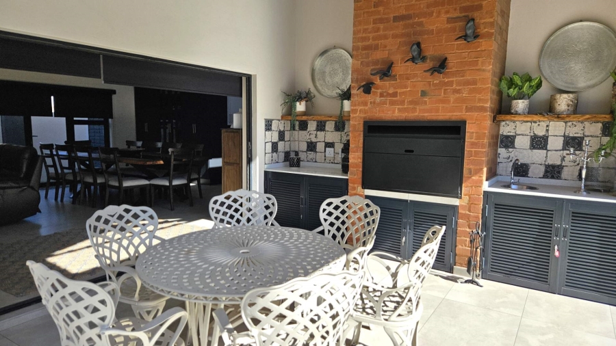 3 Bedroom Property for Sale in Meerhof North West